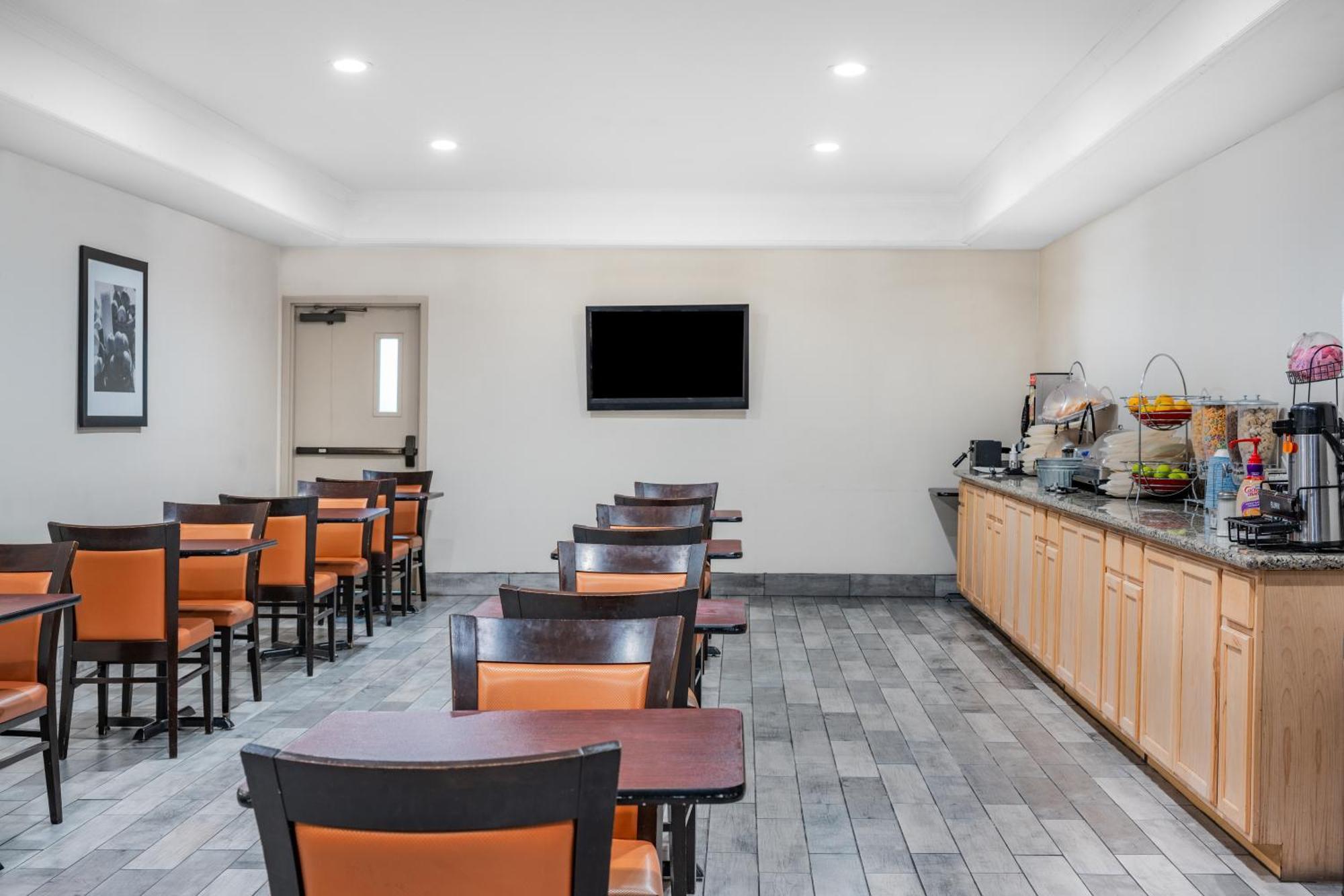 Ramada By Wyndham Bakersfield Hotell Eksteriør bilde