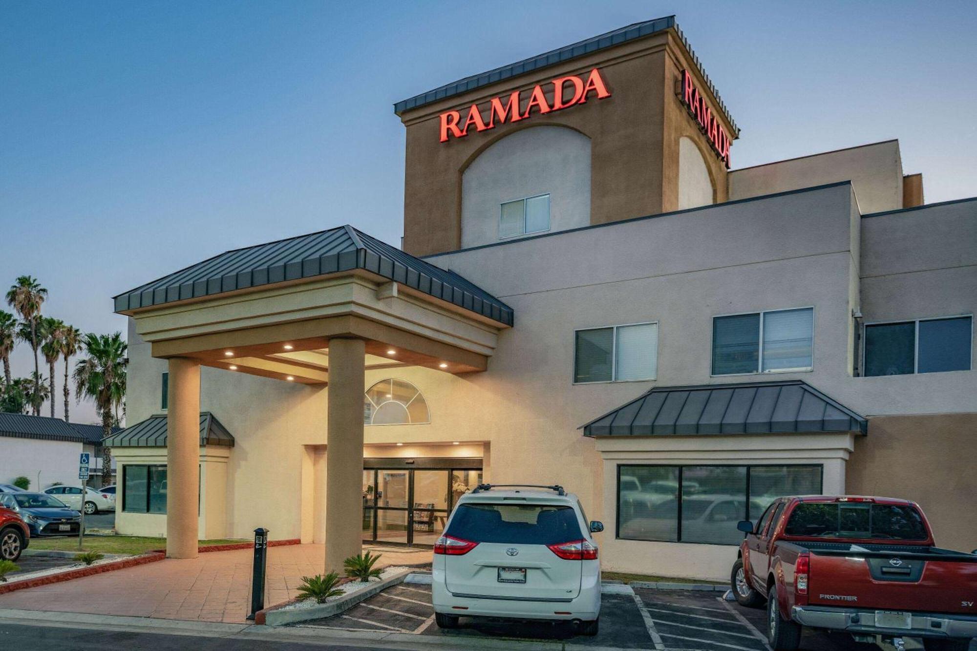Ramada By Wyndham Bakersfield Hotell Eksteriør bilde