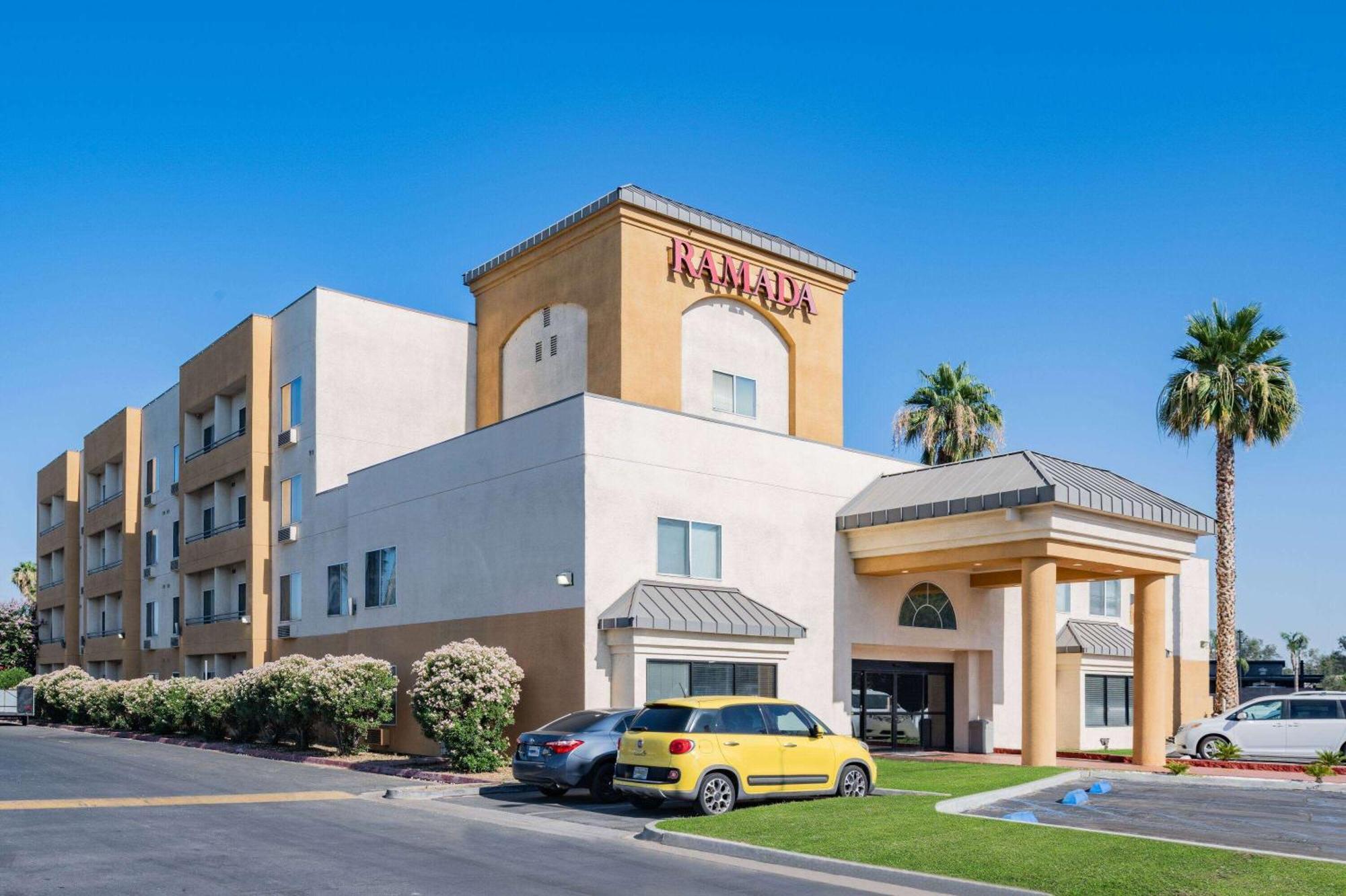 Ramada By Wyndham Bakersfield Hotell Eksteriør bilde