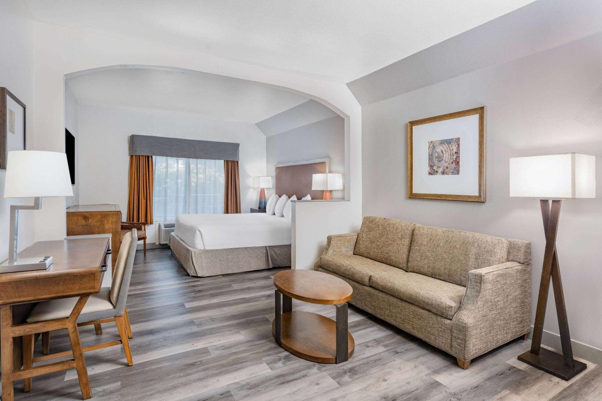 Ramada By Wyndham Bakersfield Hotell Eksteriør bilde